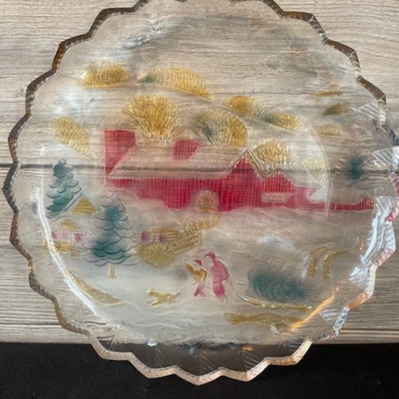 Vintage 14'' Round Glass Holiday Tree Winter Platter Family Red Barn Farm 1992 - Picture 2 of 5